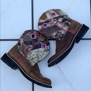 Ariat: Pink Camo Work Boot